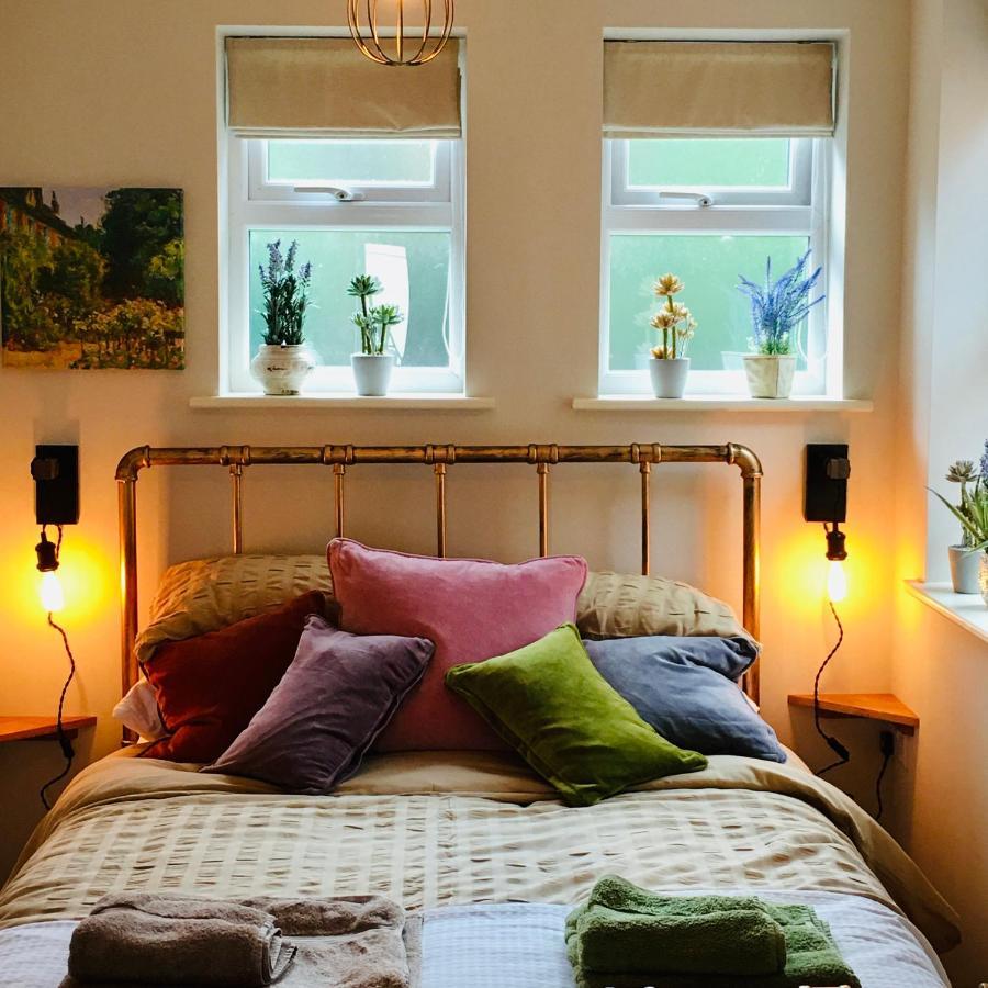 The Art Attic A Stylish Boutique Apartment Builth Wells Exteriör bild